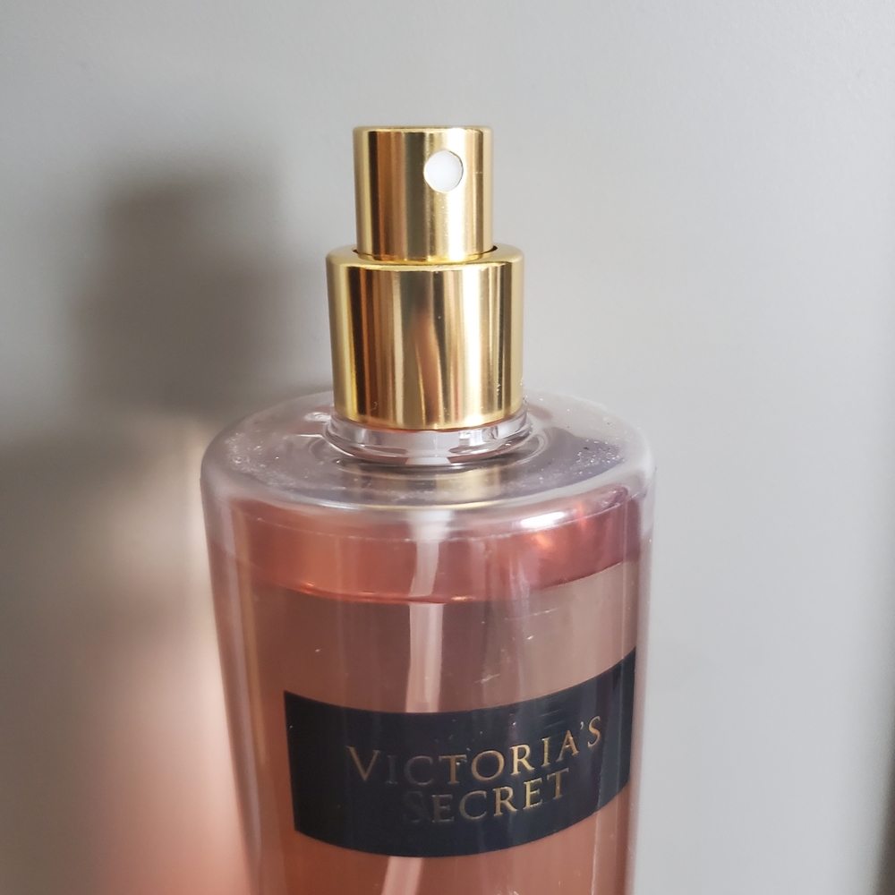 Victoria's Secret "Blush" Fragrance Mist, A Little Bit Used. 8.4 Oz Bottle. - Picture 5 of 5